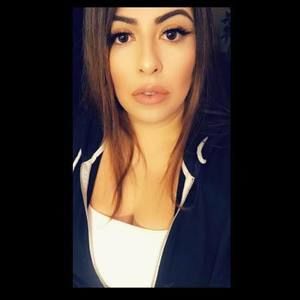 Meet your Posher, Christinne